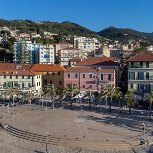 hotel-vita-serena.hotelitalianriviera.com/